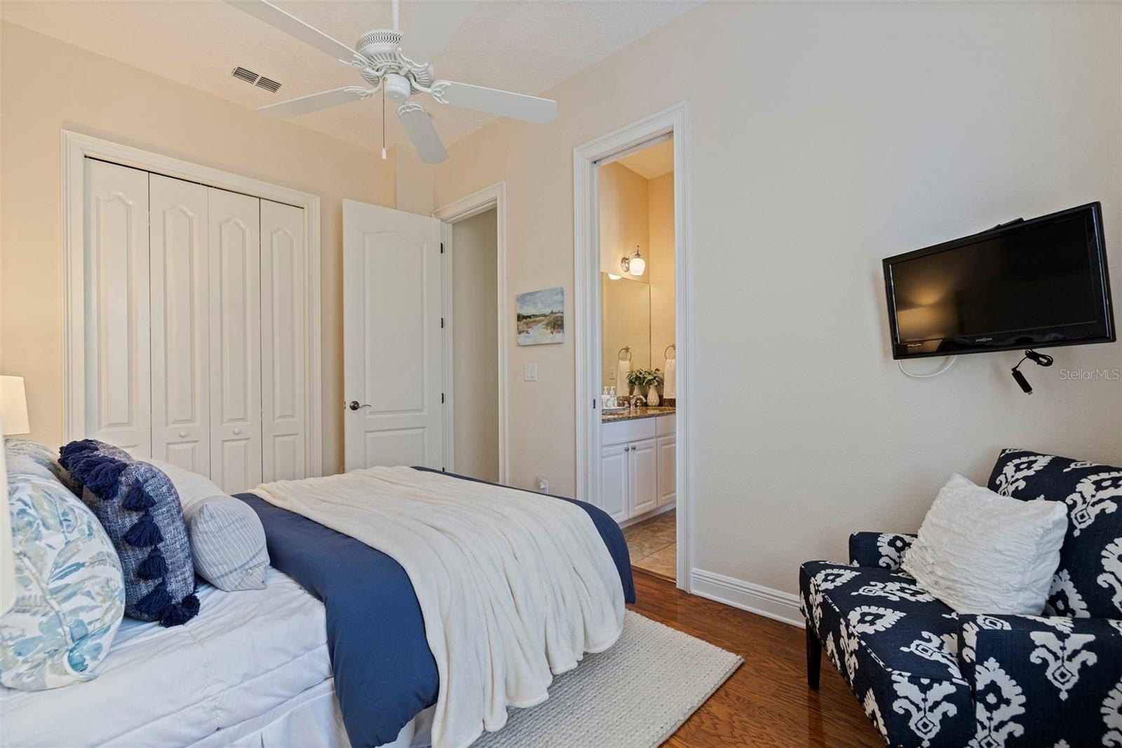114 E DAVIS BLVD #4 — photo 36