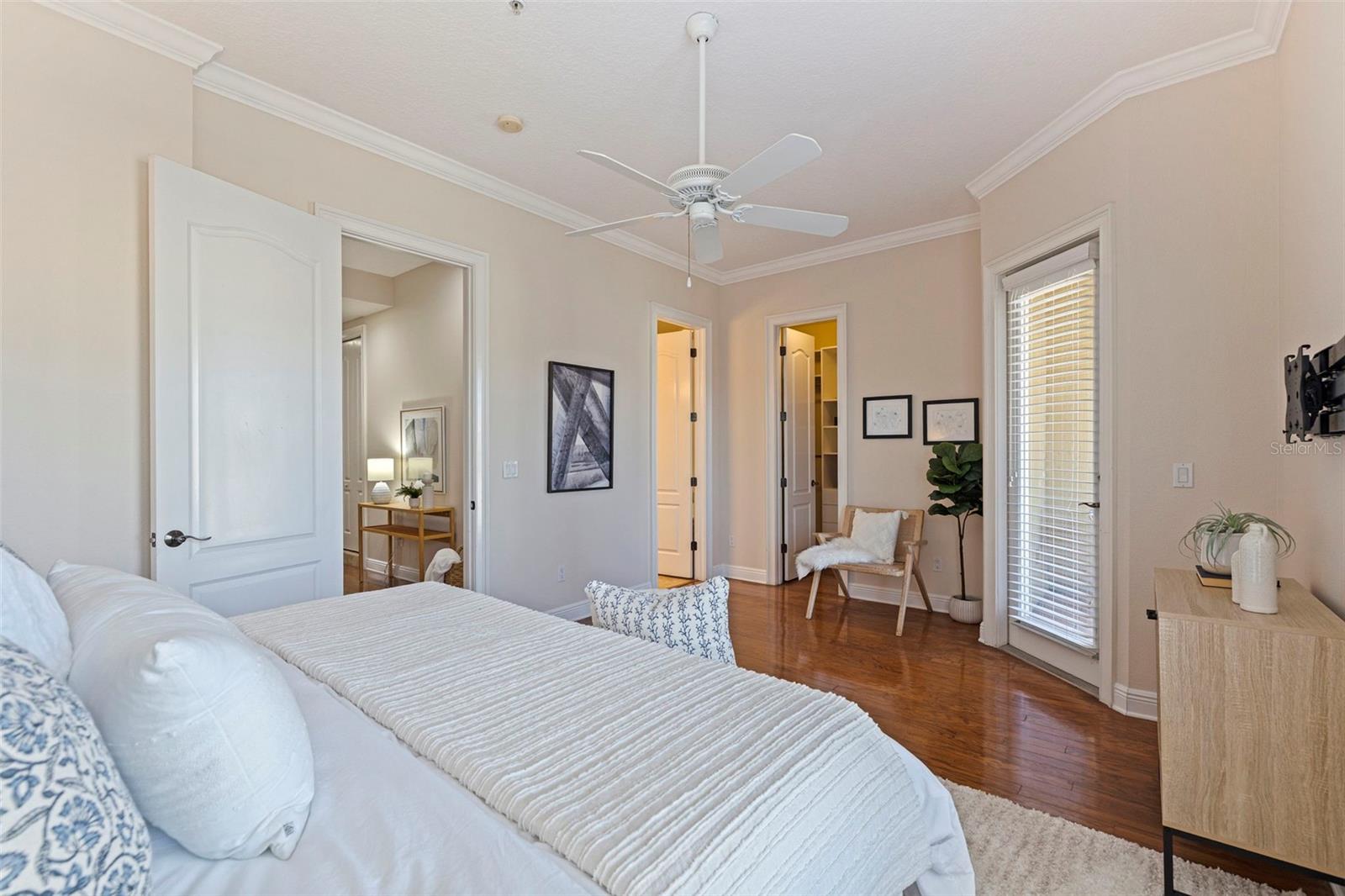 114 E DAVIS BLVD #4 — photo 32