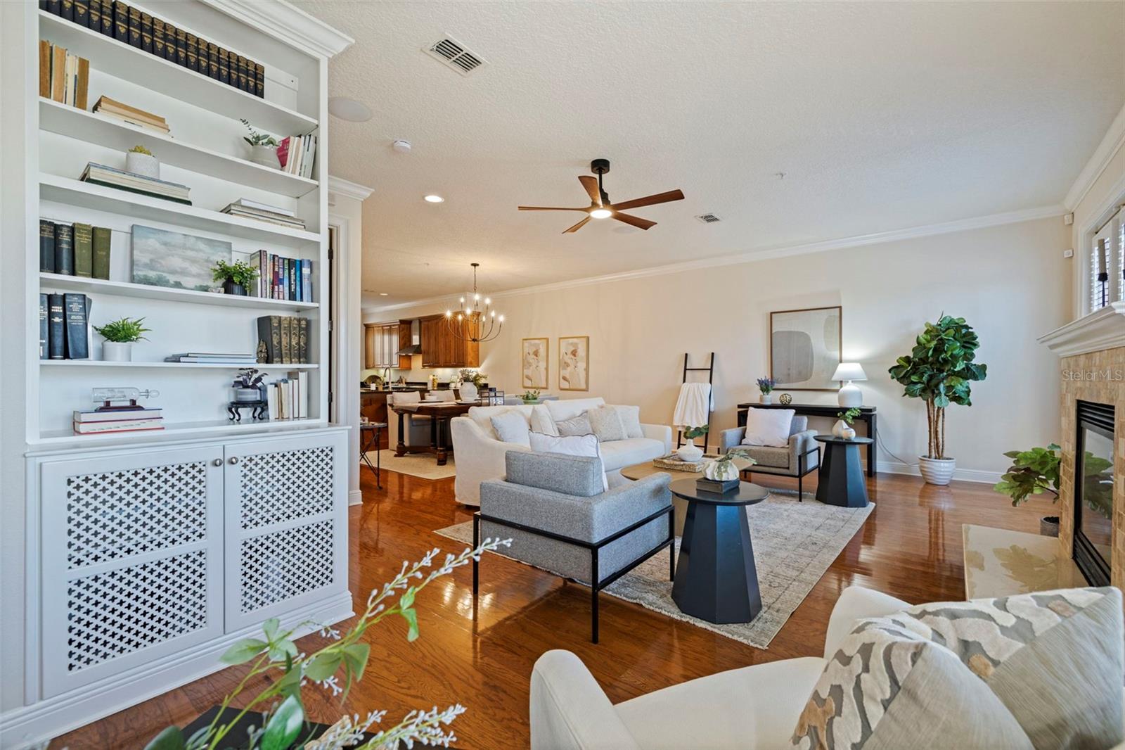 114 E DAVIS BLVD #4 — photo 4