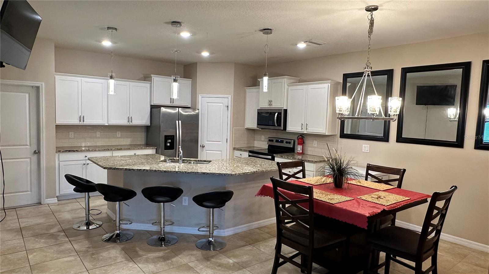 7684 STONEBROOK CIR — photo 9