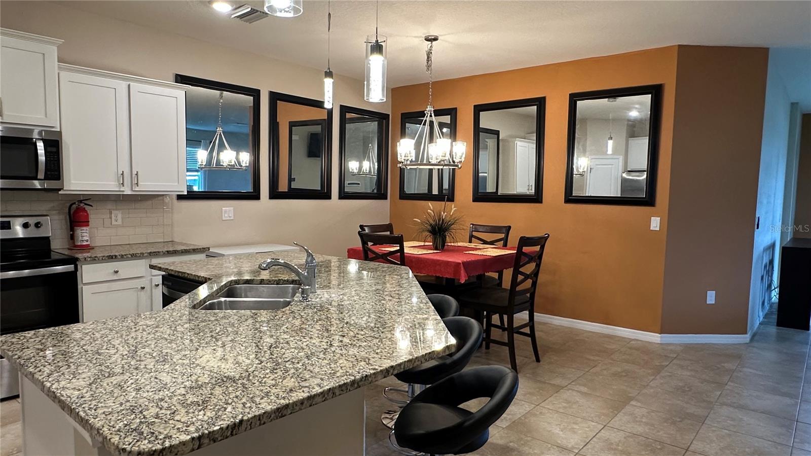 7684 STONEBROOK CIR — photo 11