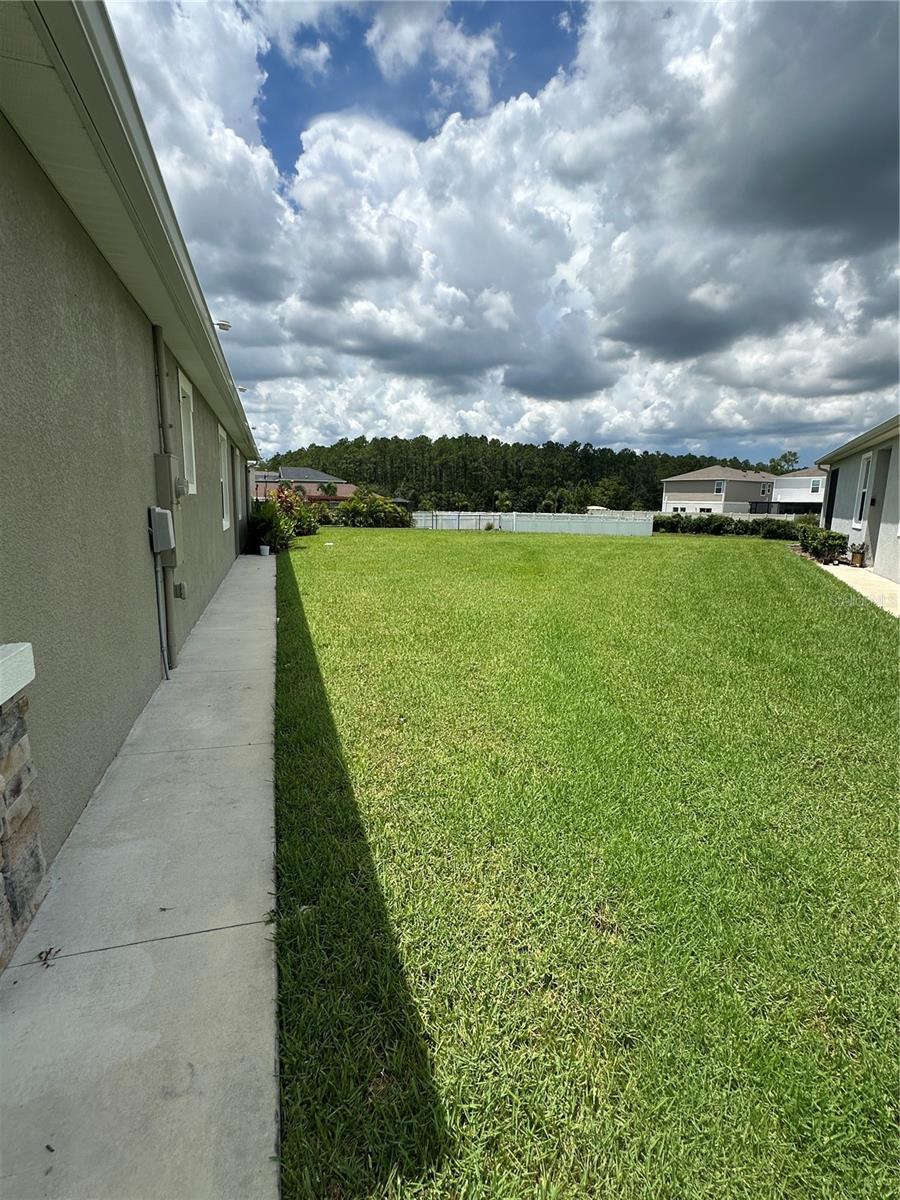 7684 STONEBROOK CIR — photo 3
