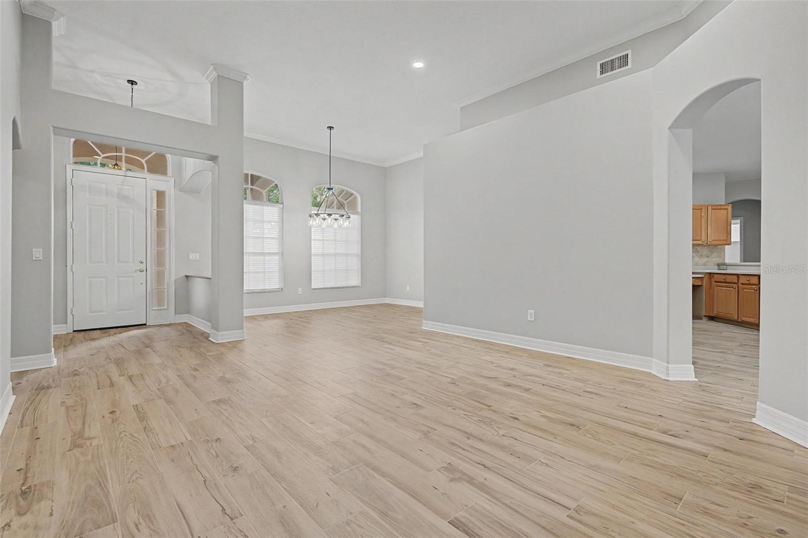 19205 AUTUMN WOODS AVE — photo 5