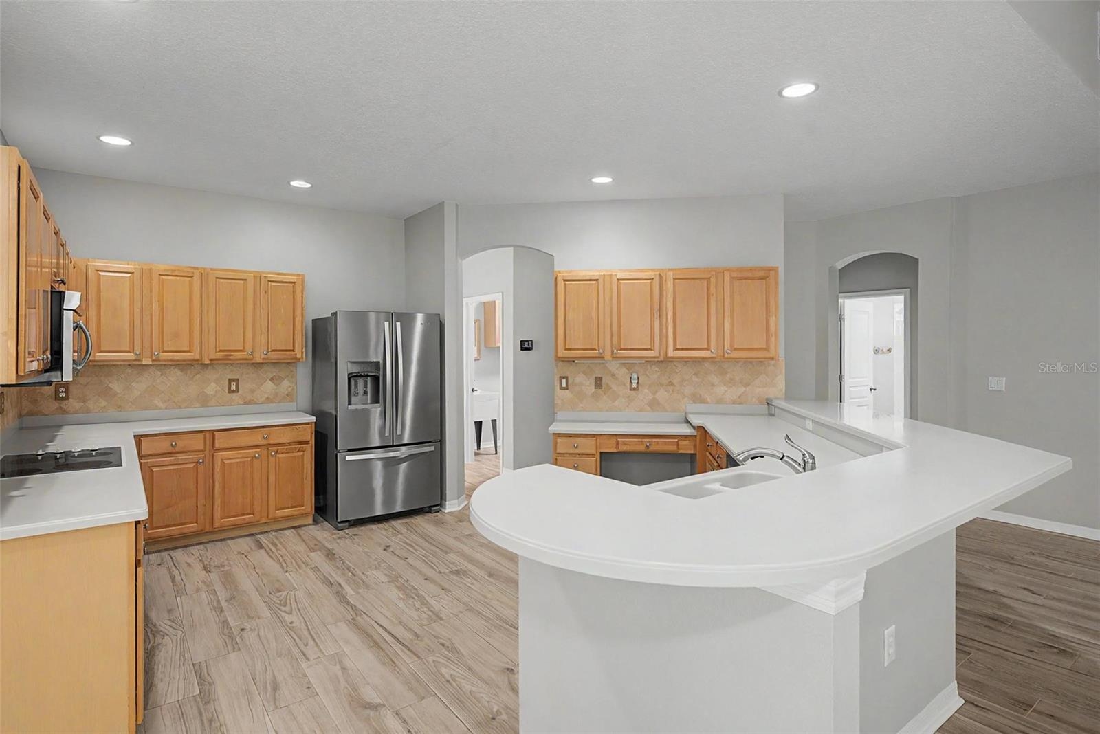 19205 AUTUMN WOODS AVE — photo 11