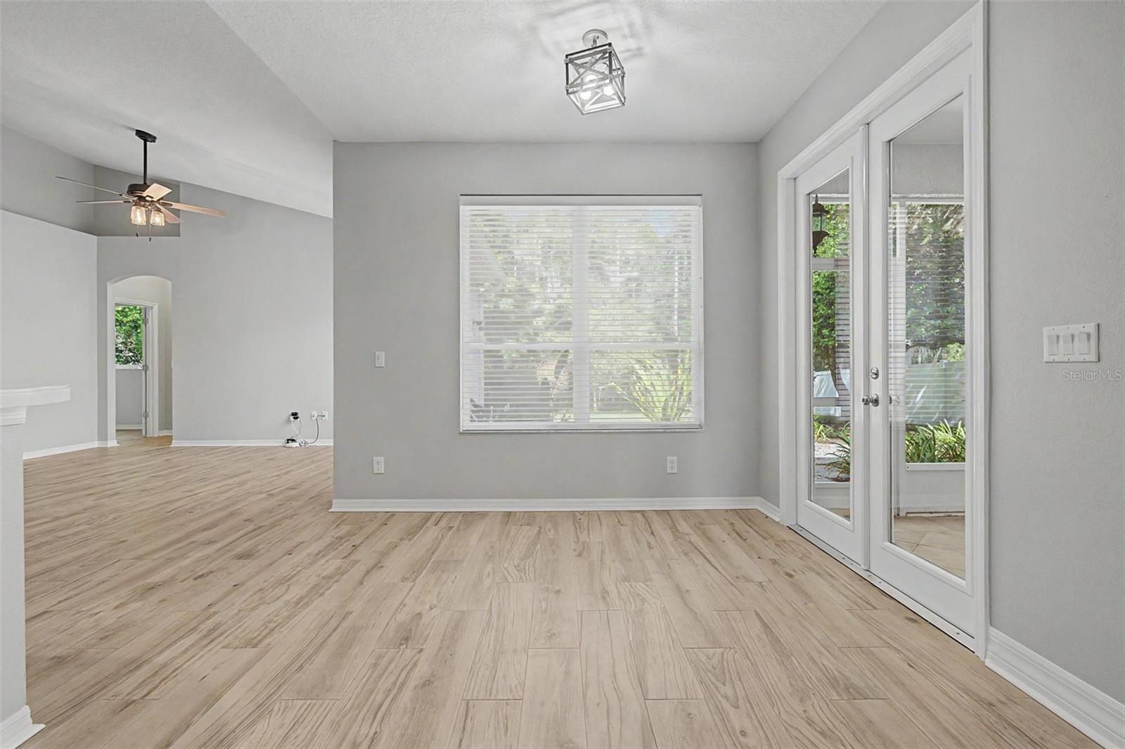 19205 AUTUMN WOODS AVE — photo 17