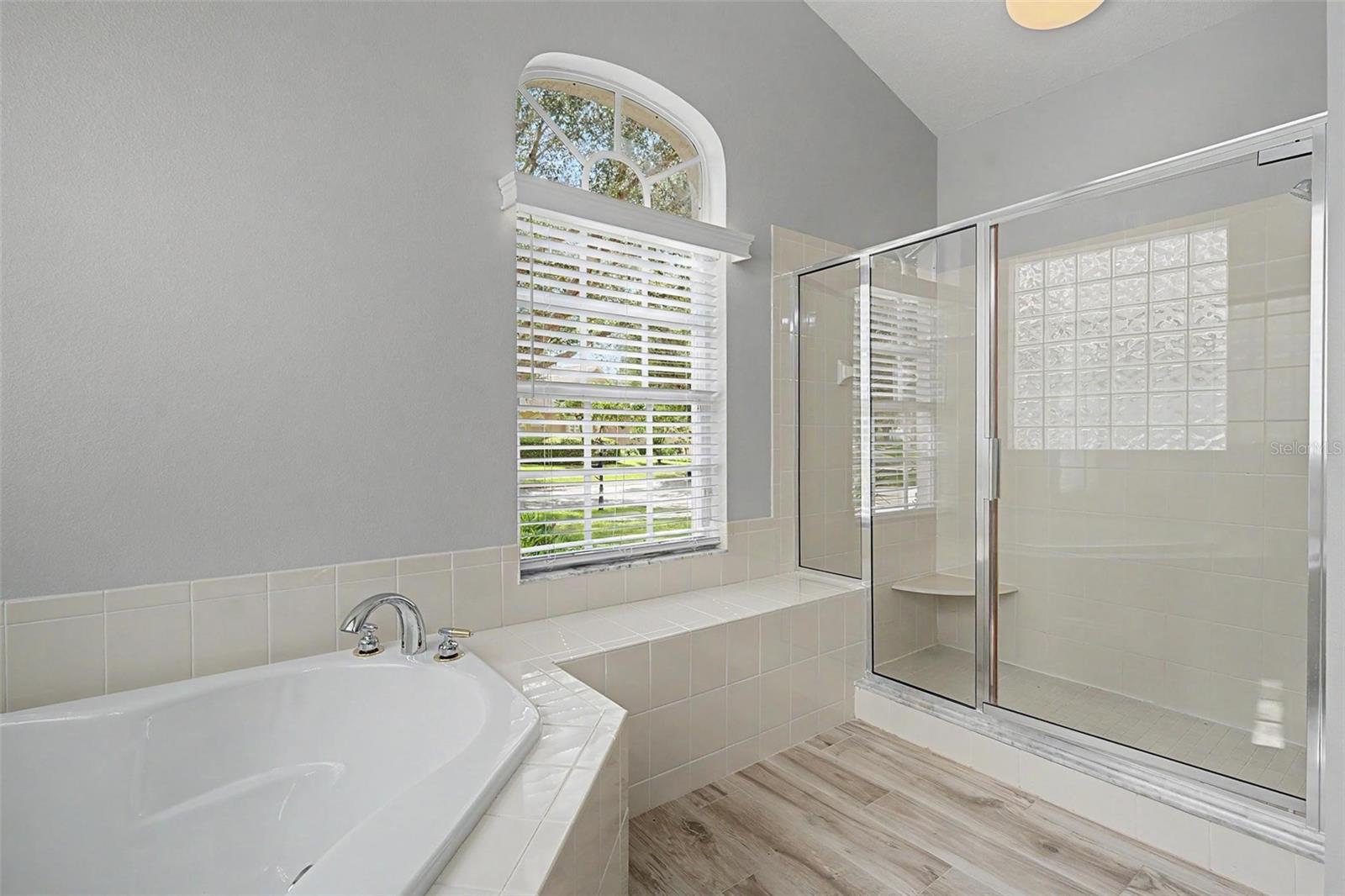 19205 AUTUMN WOODS AVE — photo 26