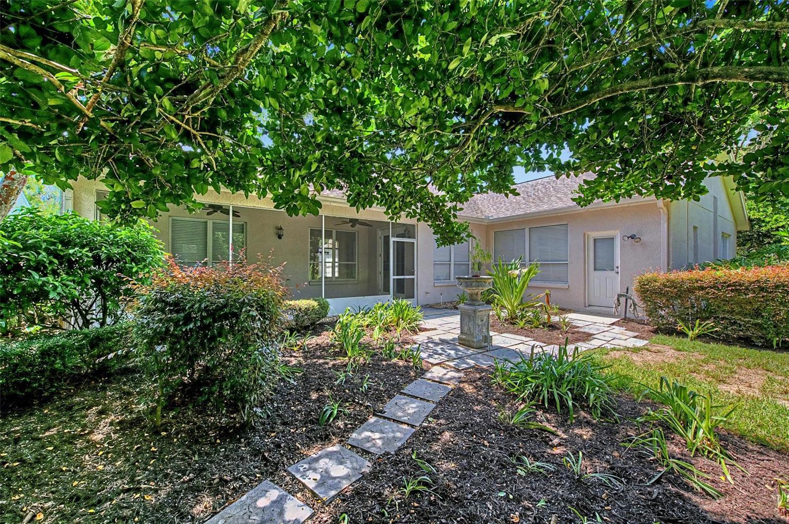 19205 AUTUMN WOODS AVE — photo 37