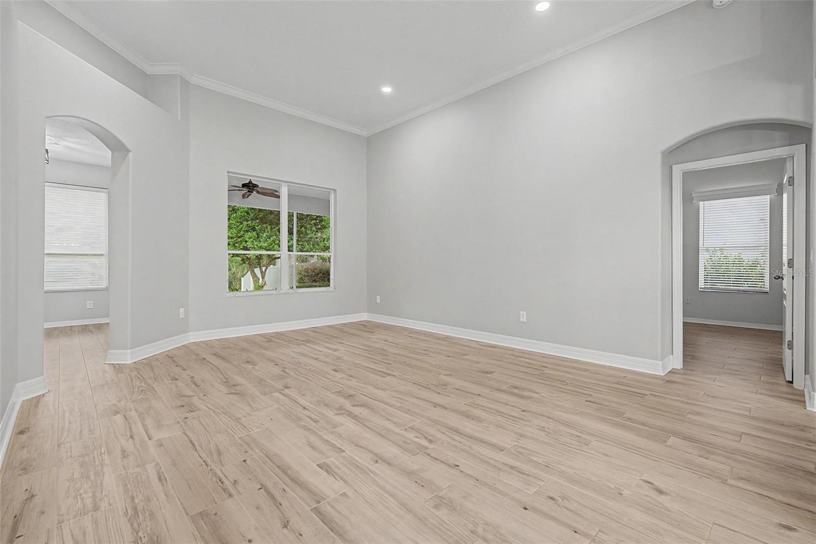 19205 AUTUMN WOODS AVE — photo 10