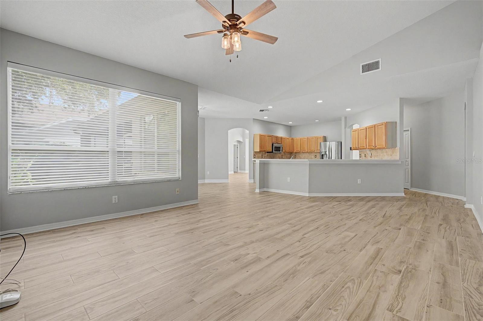 19205 AUTUMN WOODS AVE — photo 21