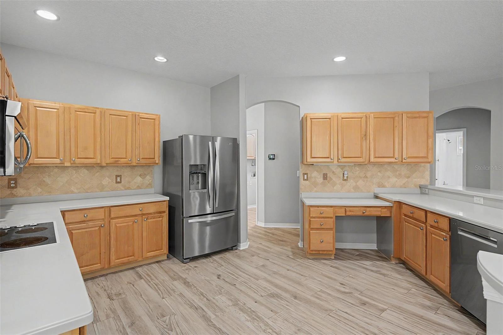 19205 AUTUMN WOODS AVE — photo 13