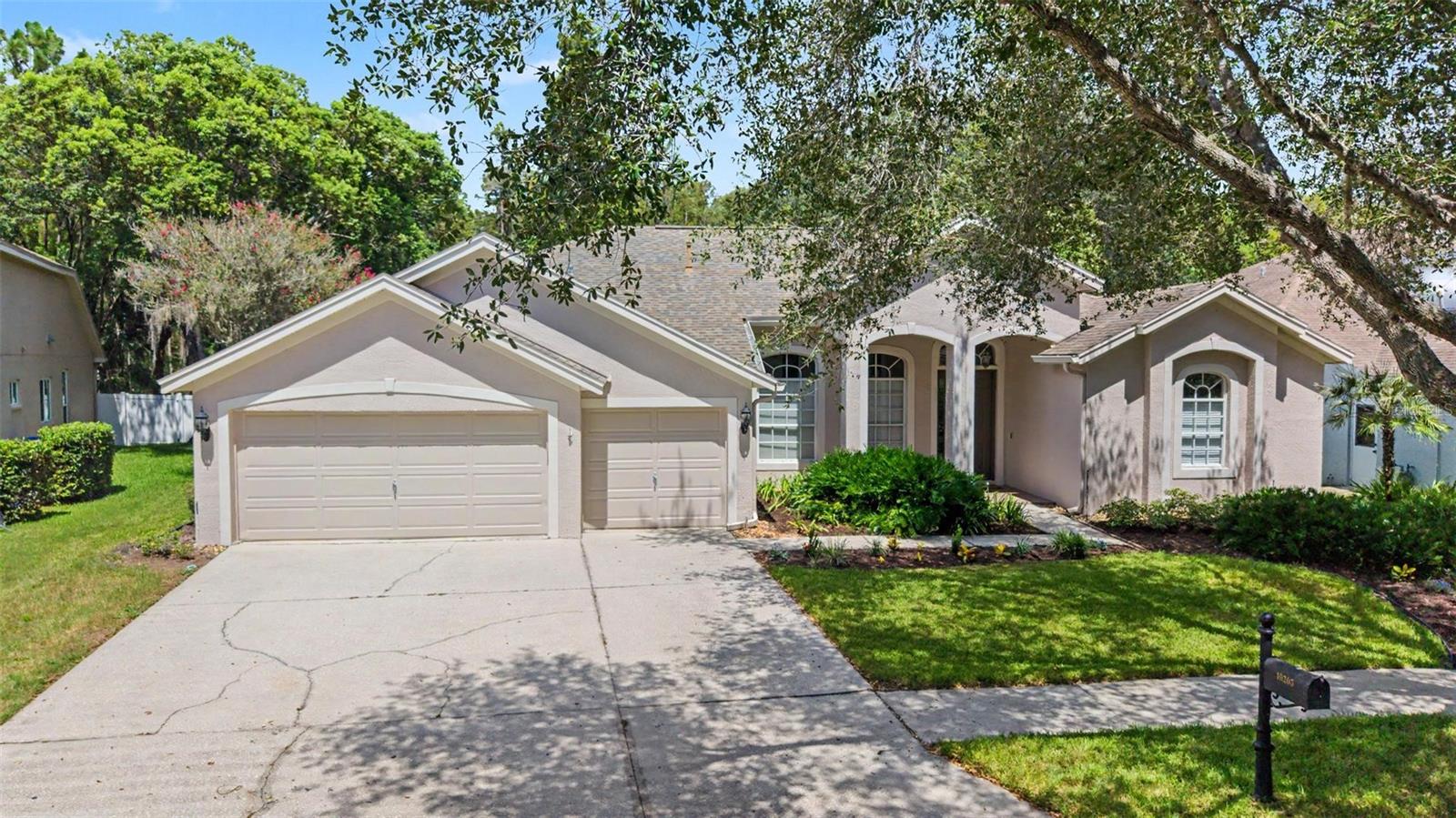 19205 AUTUMN WOODS AVE — photo 47