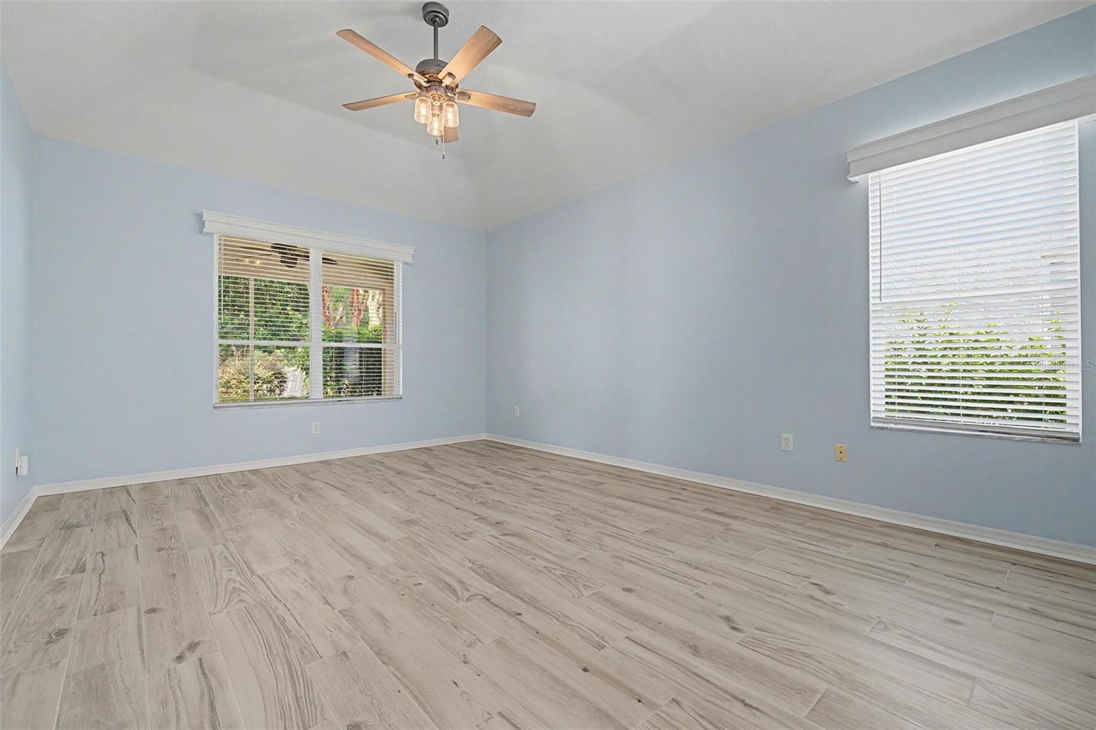 19205 AUTUMN WOODS AVE — photo 23