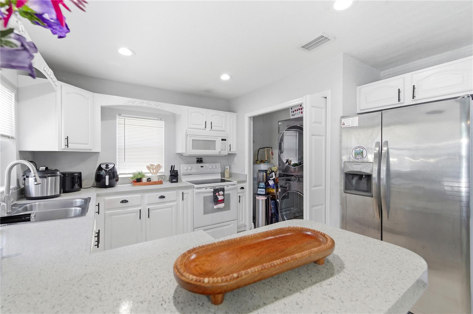 3144 W CORDELIA ST — photo 16