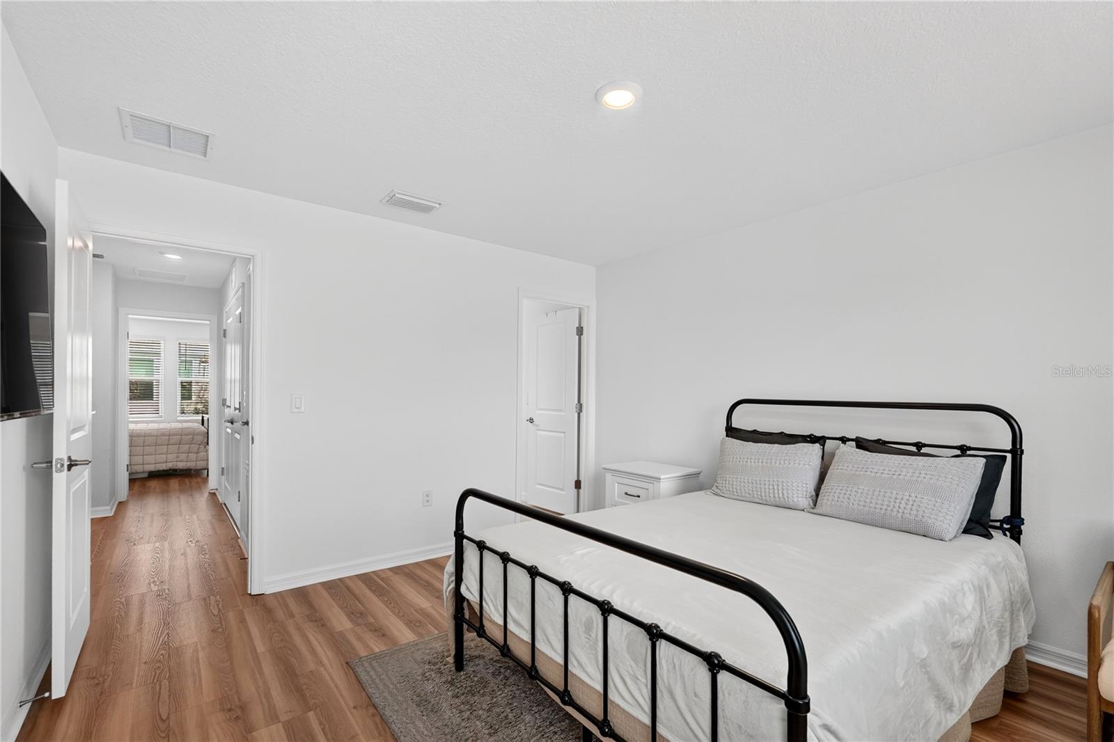 8688 DAYBREAK ST — photo 37