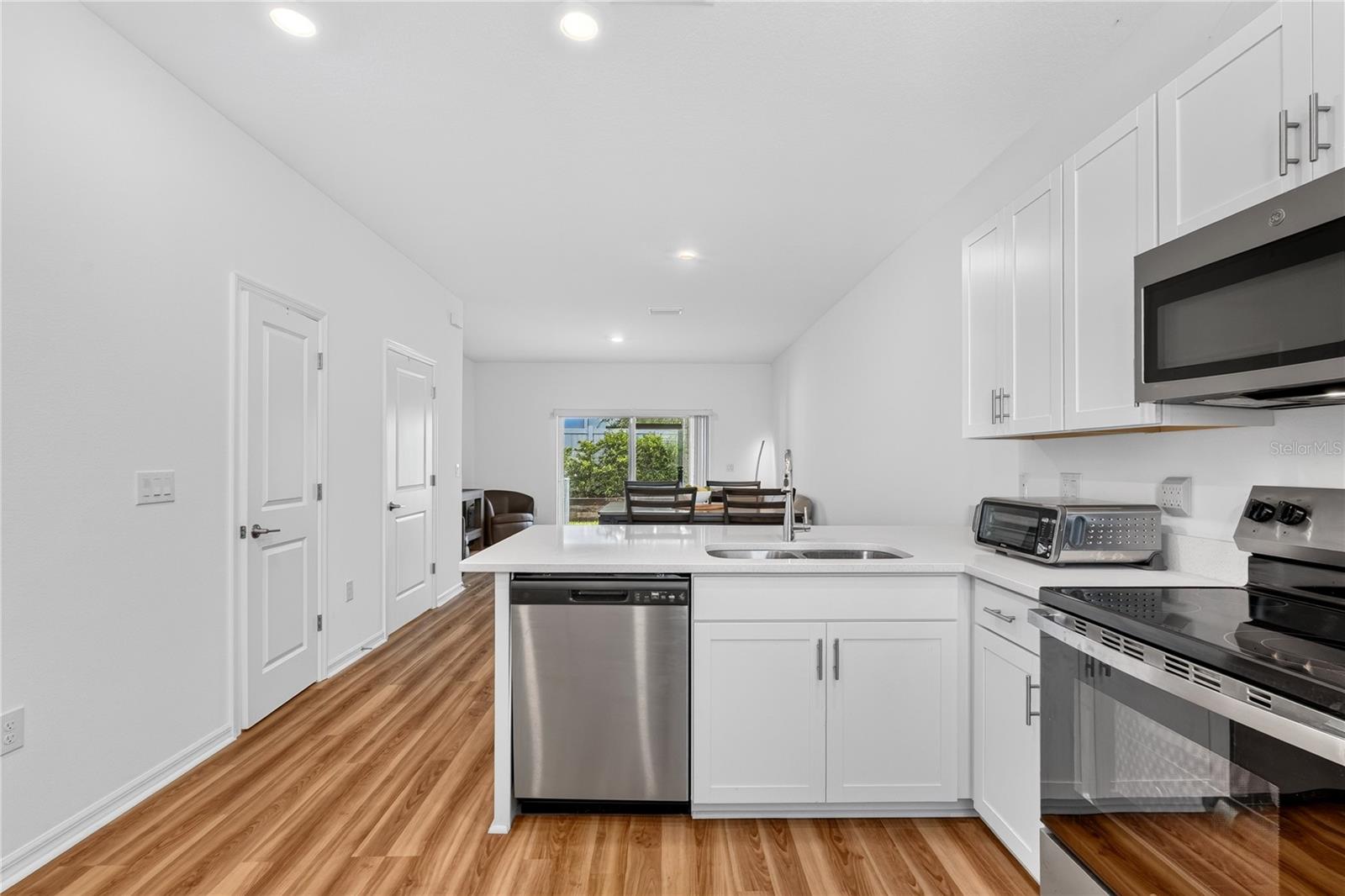 8688 DAYBREAK ST — photo 11