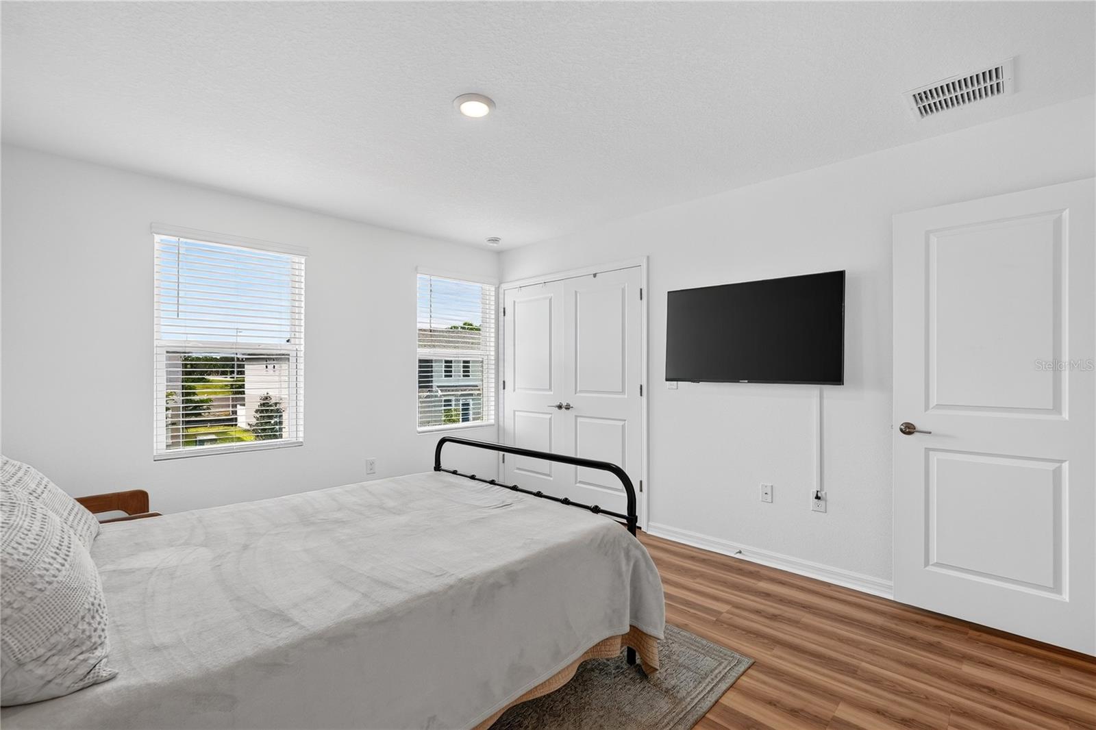8688 DAYBREAK ST — photo 39