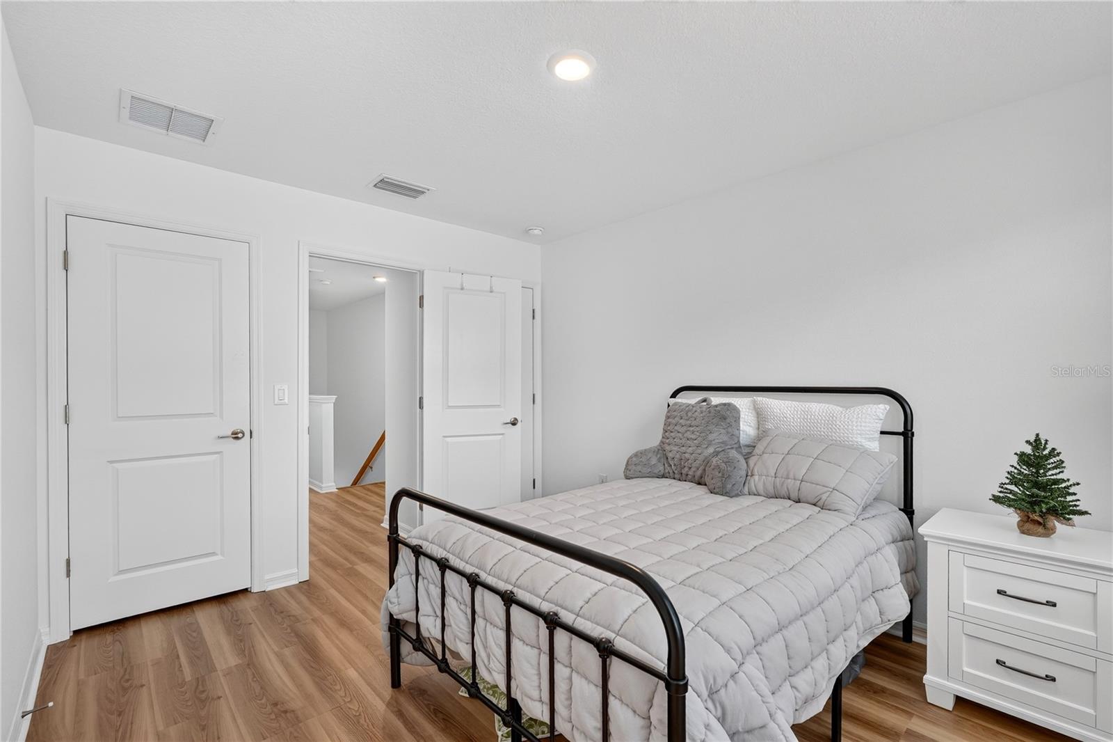 8688 DAYBREAK ST — photo 45