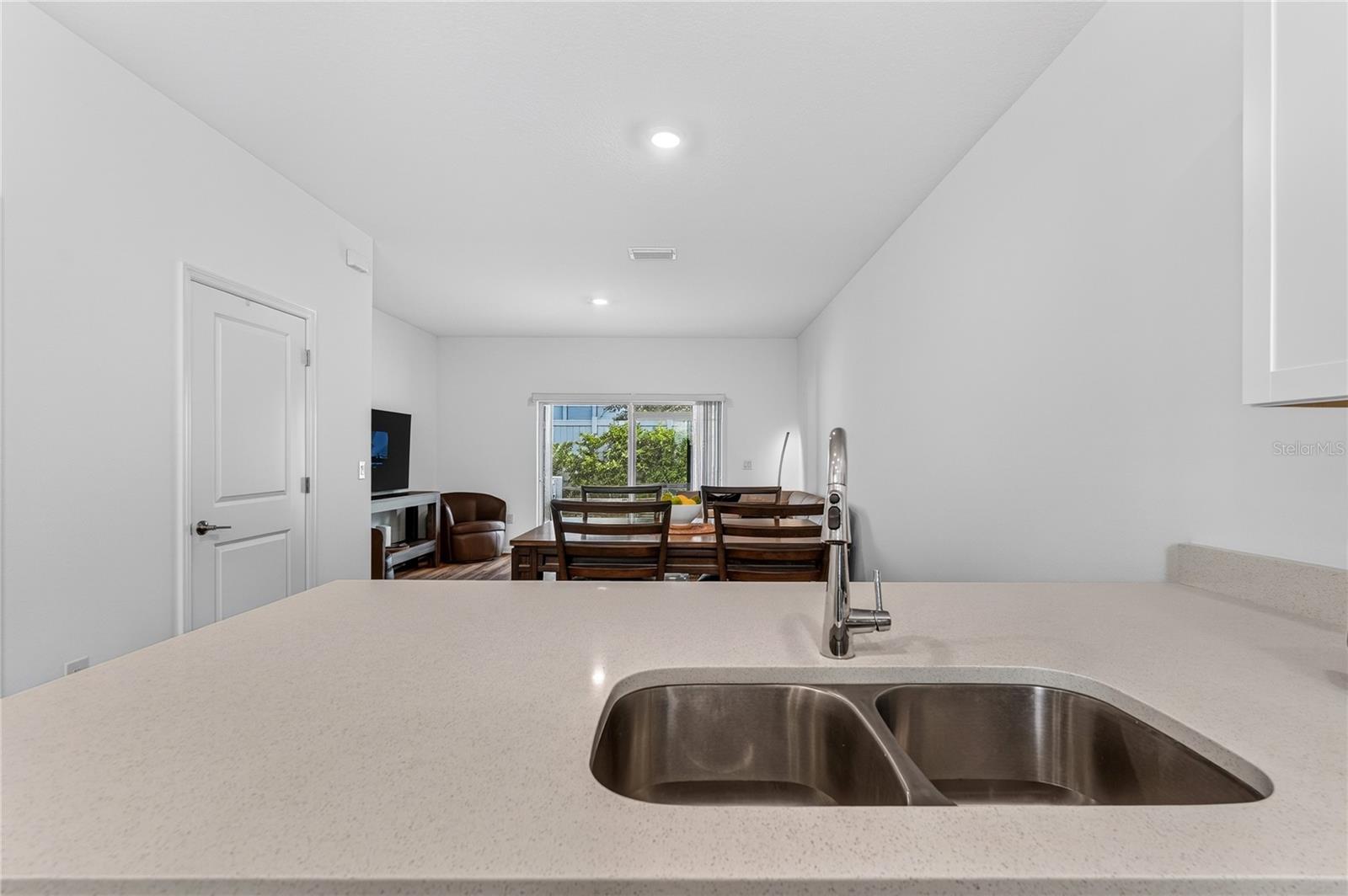 8688 DAYBREAK ST — photo 10