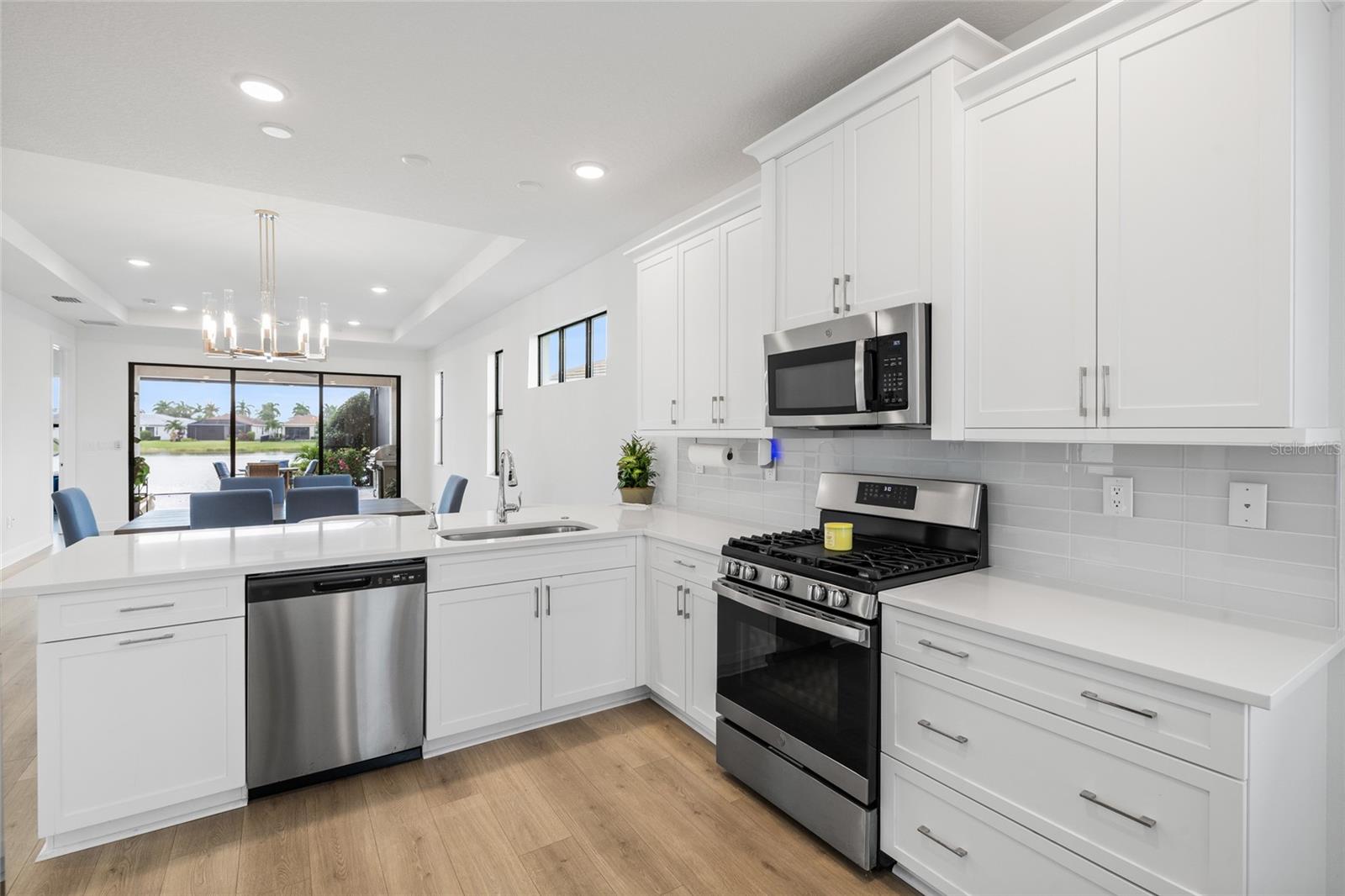 5265 BARNETT CIR — photo 10