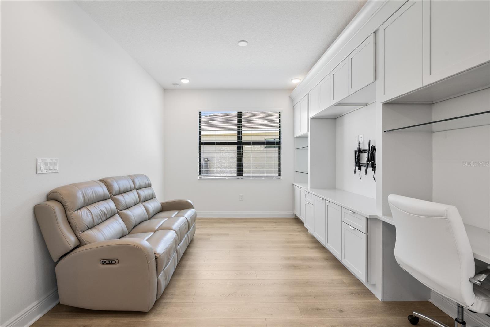 5265 BARNETT CIR — photo 20