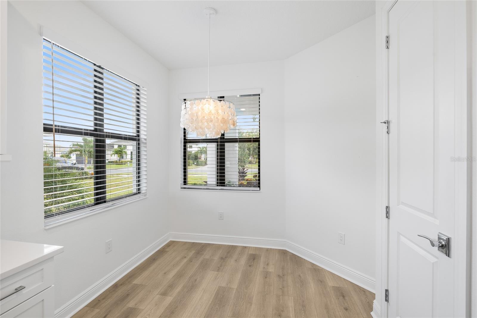 5265 BARNETT CIR — photo 8