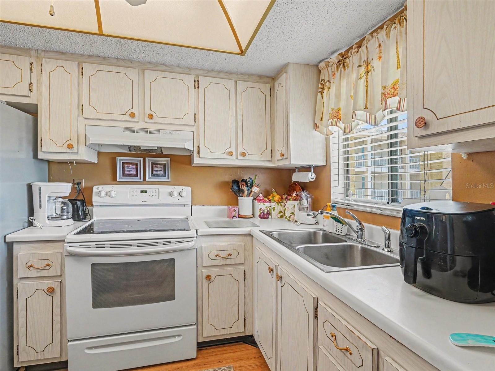 3785 LAKE BAYSHORE DR #H-405 — photo 9