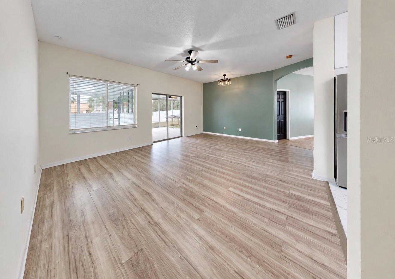 12719 LONGCREST DR — photo 10