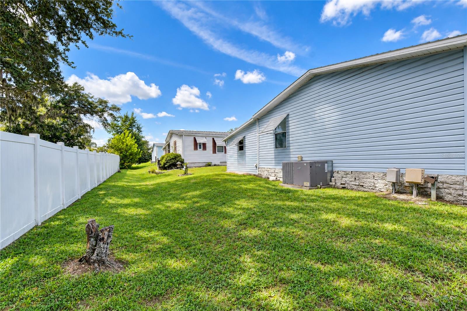 38012 LAWANDA LOOP — photo 10