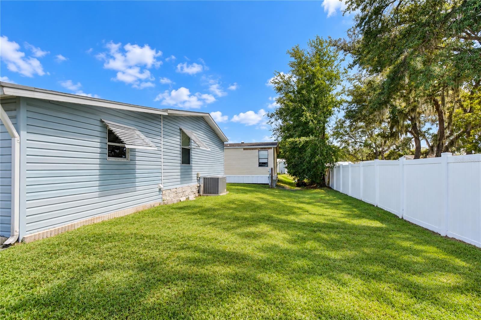 38012 LAWANDA LOOP — photo 8
