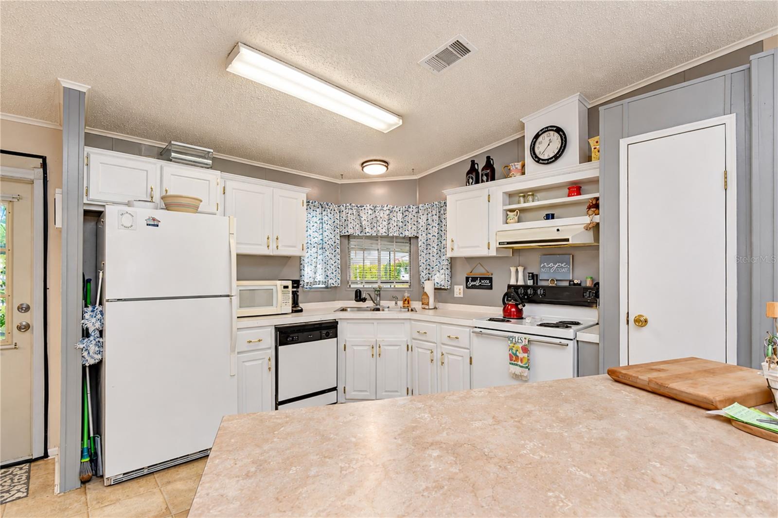 38012 LAWANDA LOOP — photo 21
