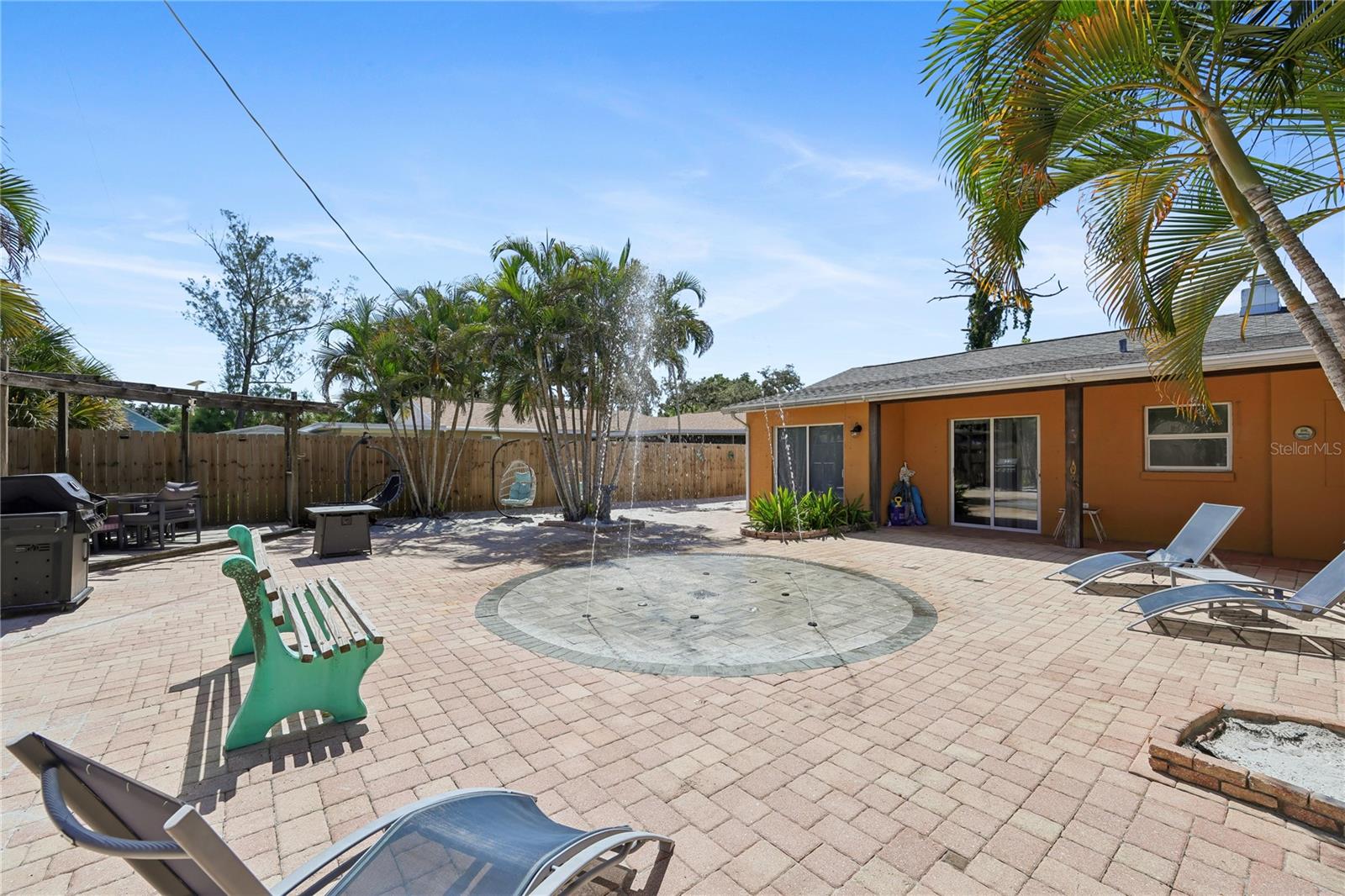 8479 PINEWOOD RD — photo 2