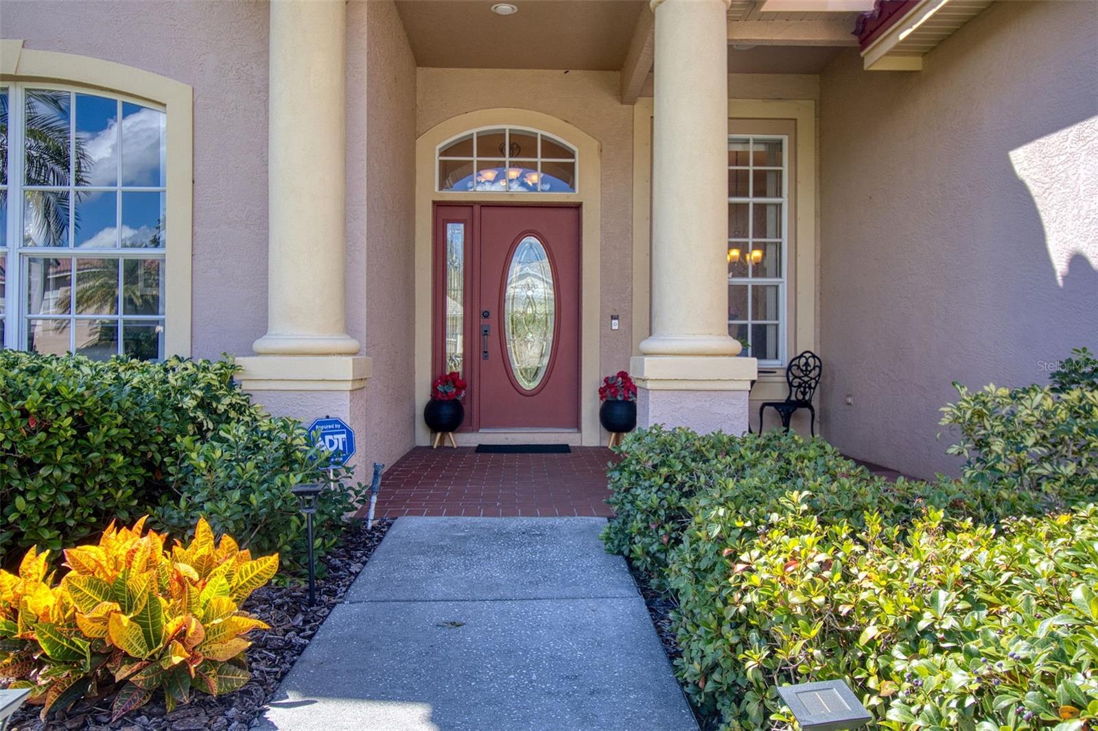 2219 ELIZABETH WAY — photo 2