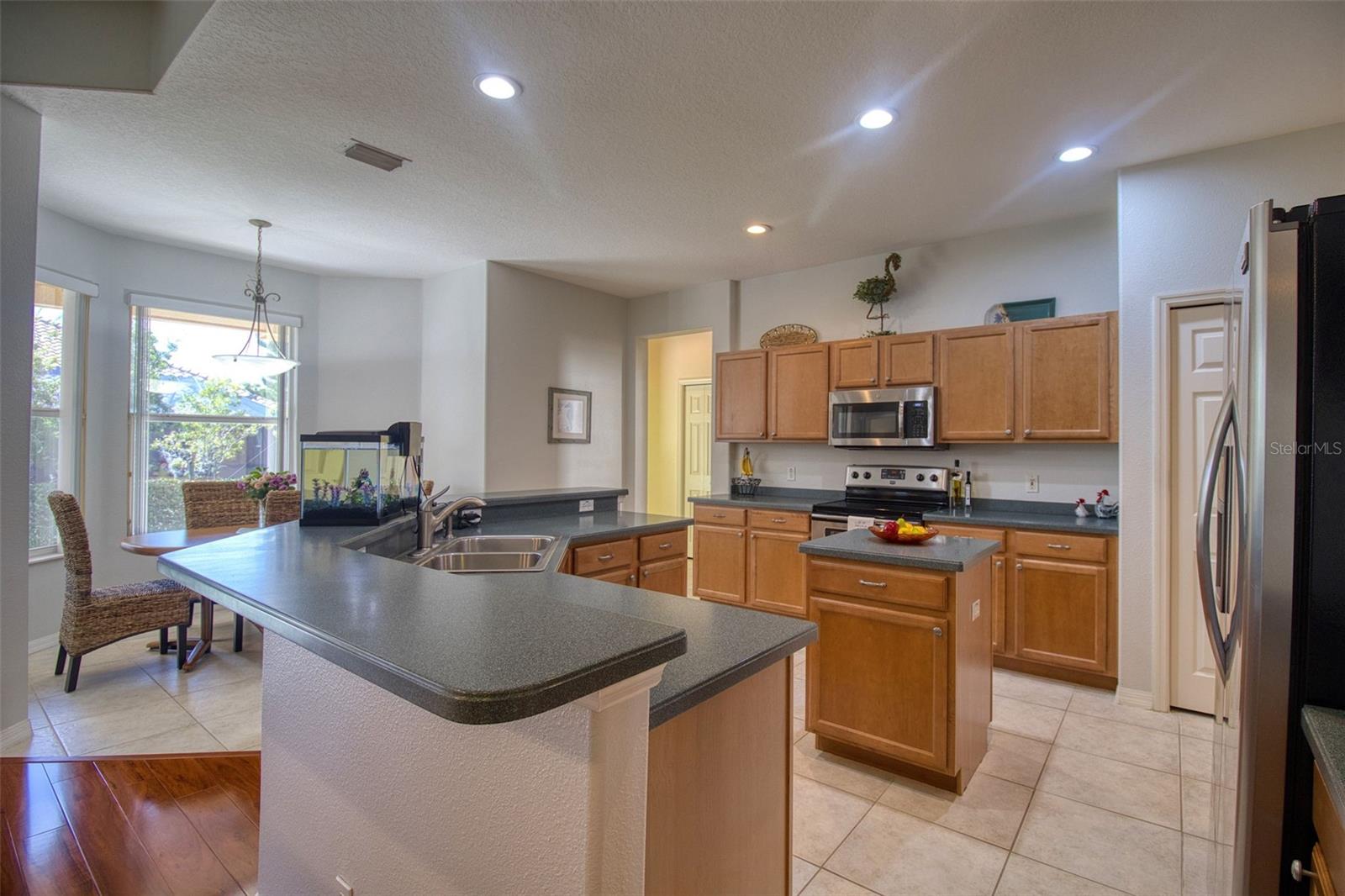 2219 ELIZABETH WAY — photo 16