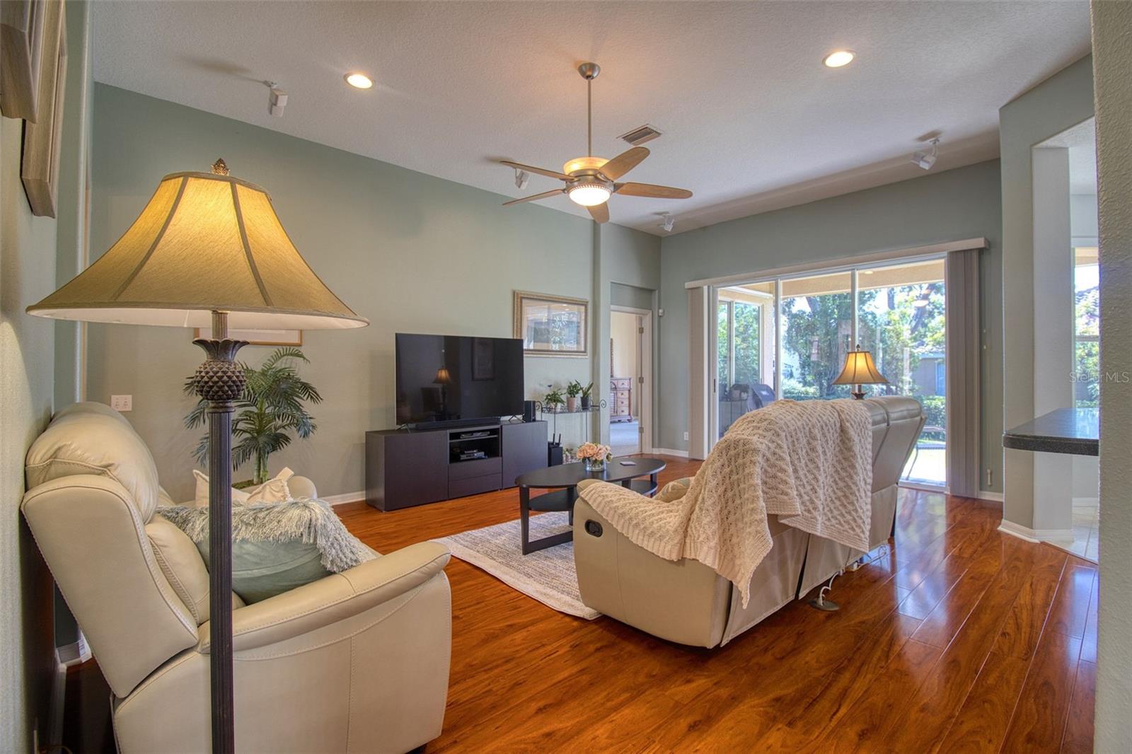 2219 ELIZABETH WAY — photo 15