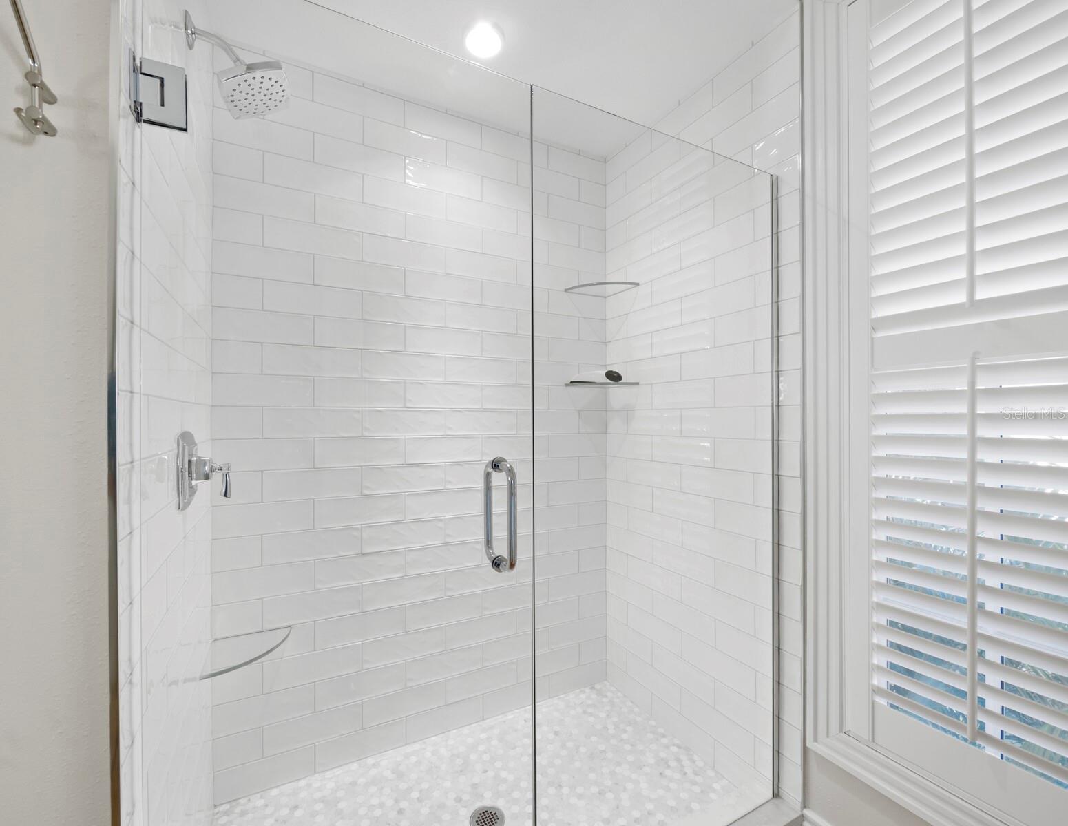 550 NORTON ST — photo 37