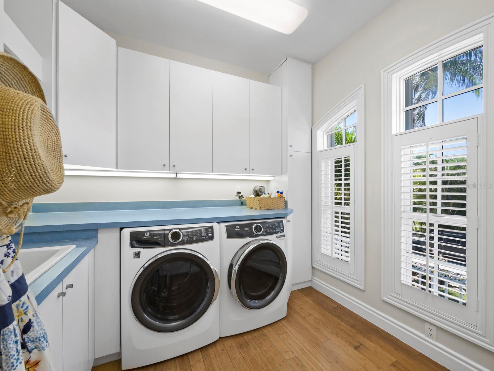 550 NORTON ST — photo 38