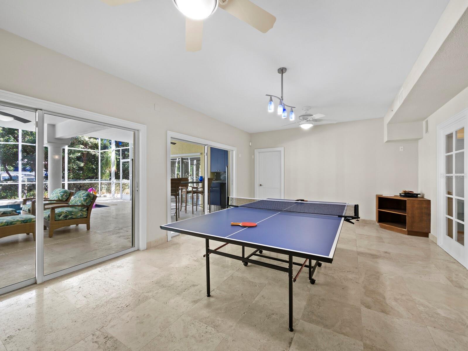 550 NORTON ST — photo 39