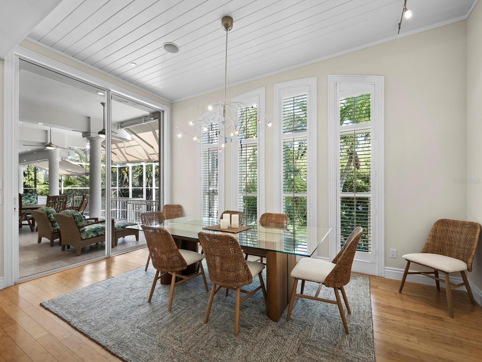 550 NORTON ST — photo 16