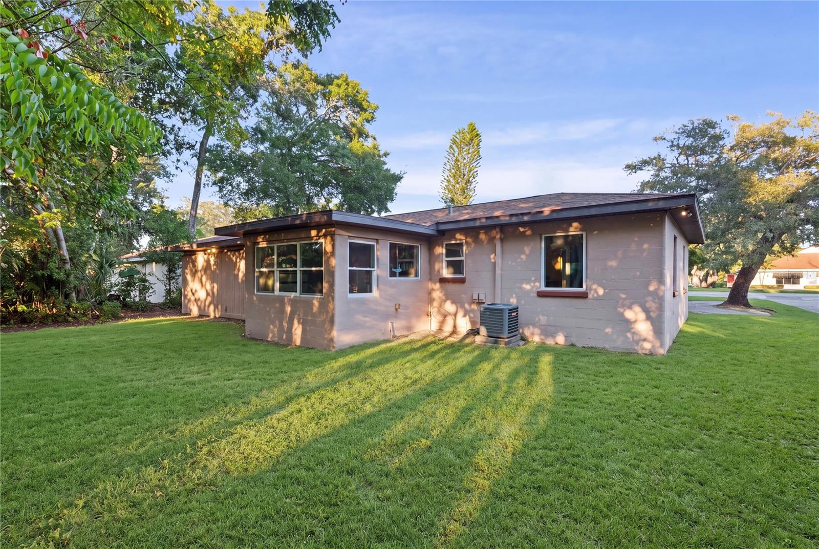 12574 INDIAN ROCKS RD — photo 21