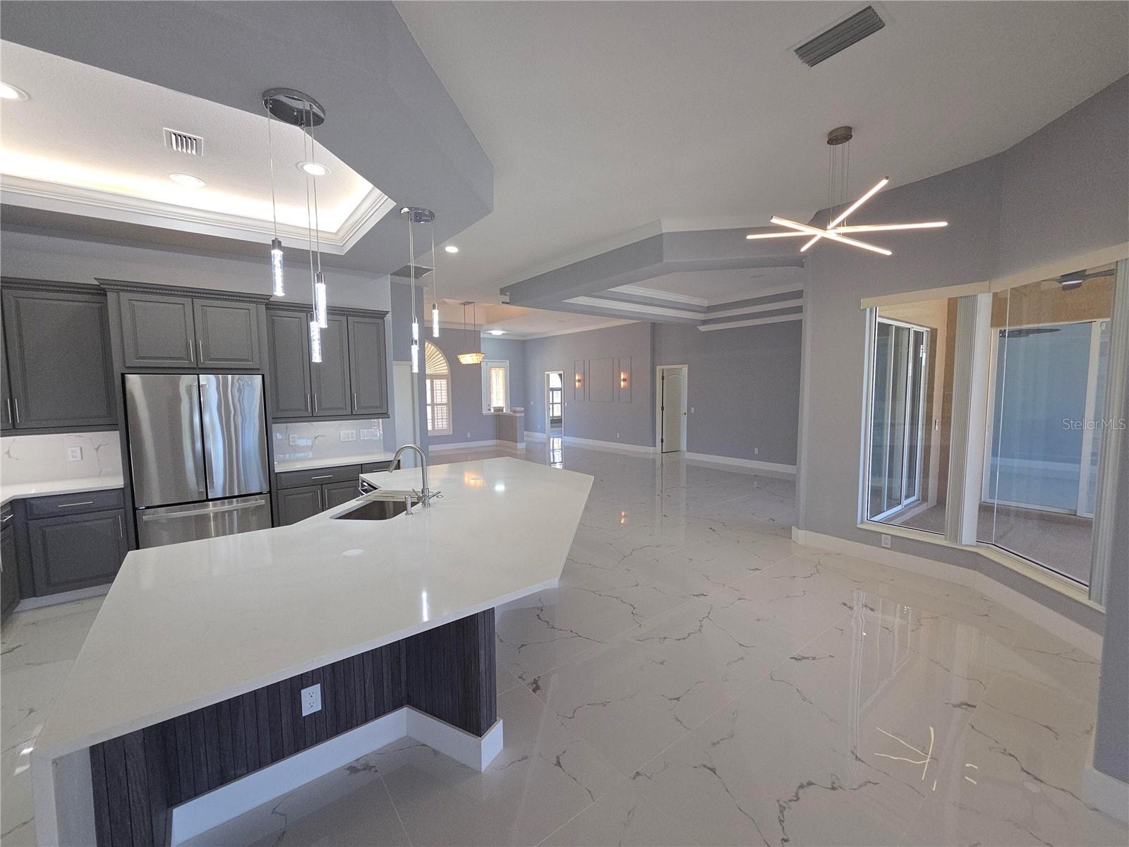7531 CAMDEN HARBOUR DR — photo 37