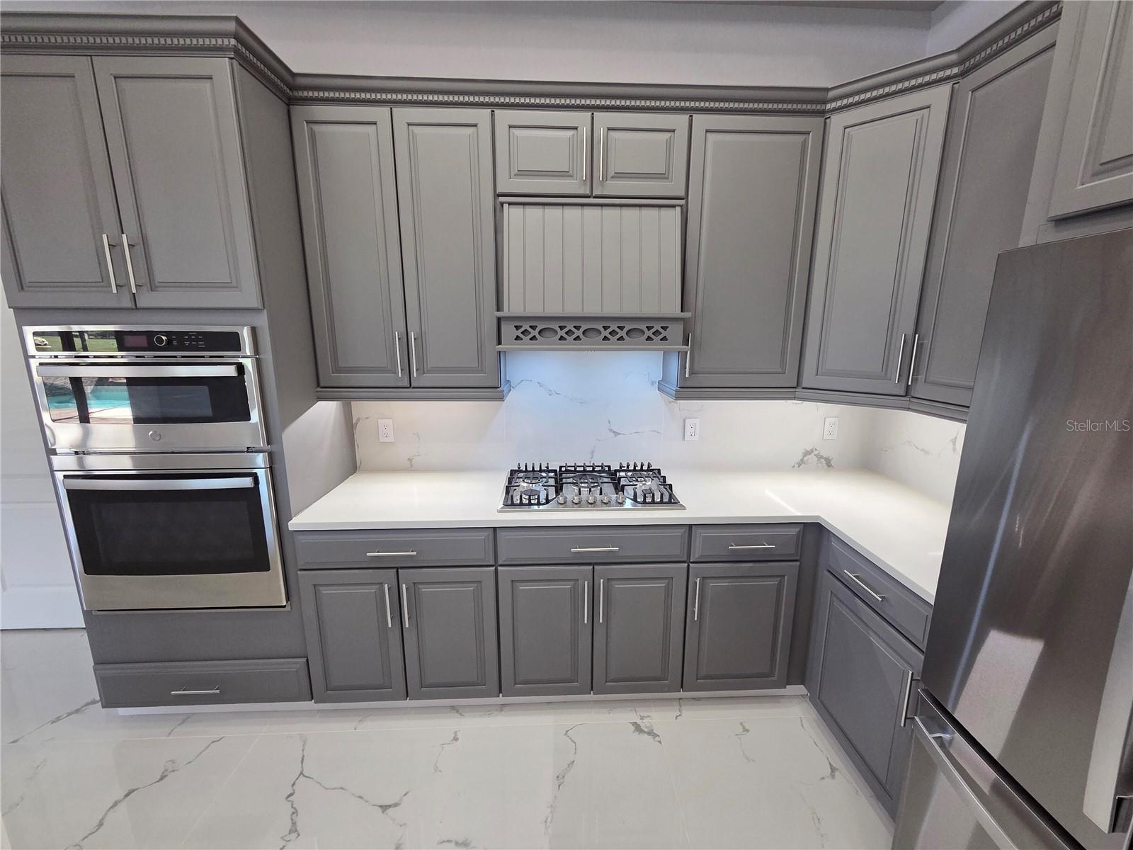 7531 CAMDEN HARBOUR DR — photo 31