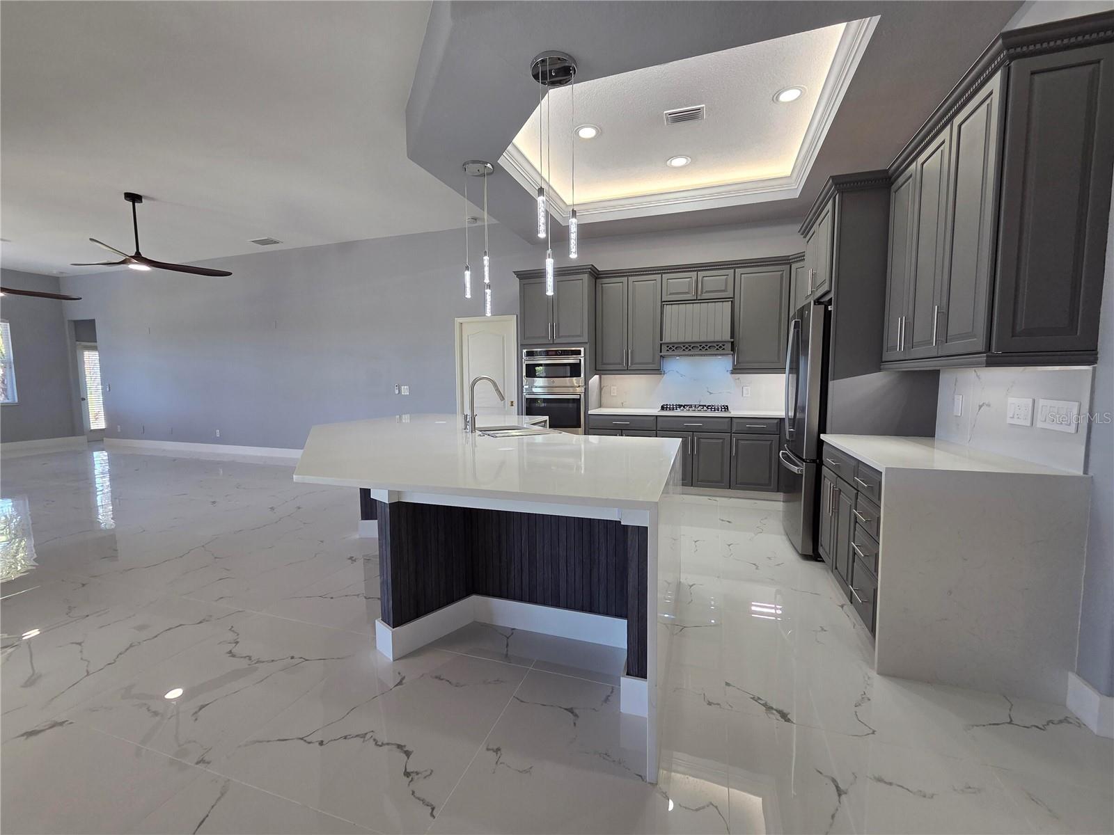 7531 CAMDEN HARBOUR DR — photo 25
