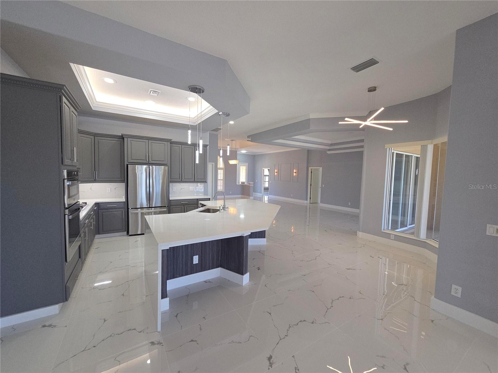 7531 CAMDEN HARBOUR DR — photo 38