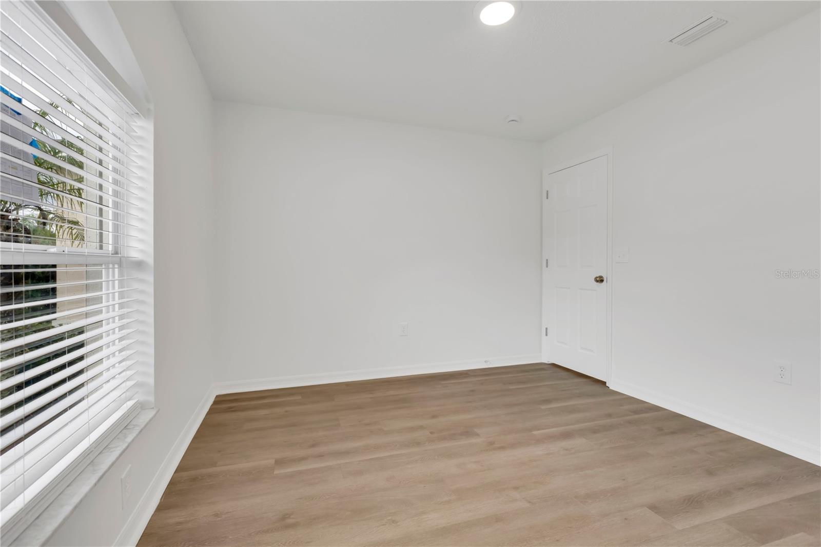 10250 PEOPLES LOOP — photo 18