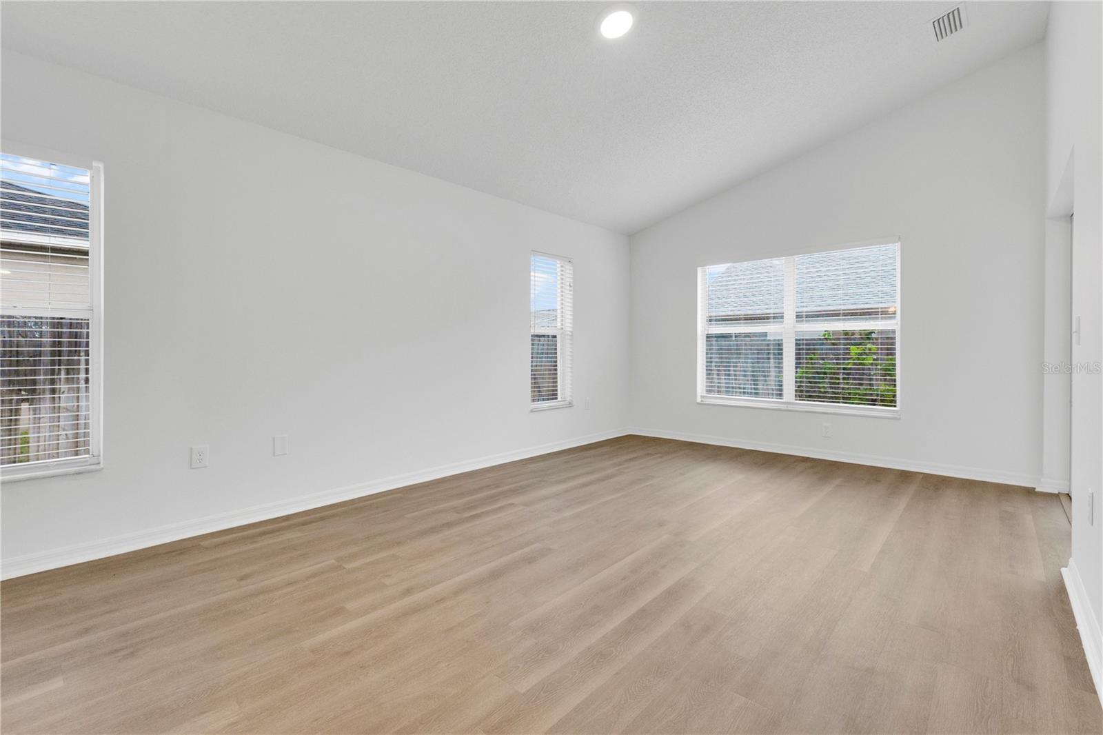 10250 PEOPLES LOOP — photo 11