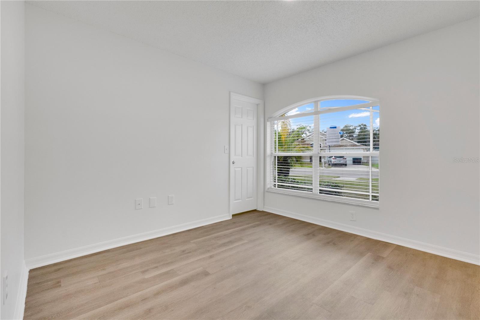 10250 PEOPLES LOOP — photo 17
