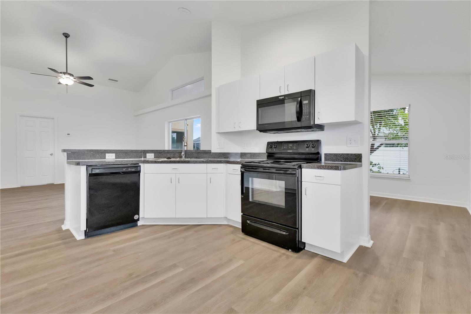 10250 PEOPLES LOOP — photo 9