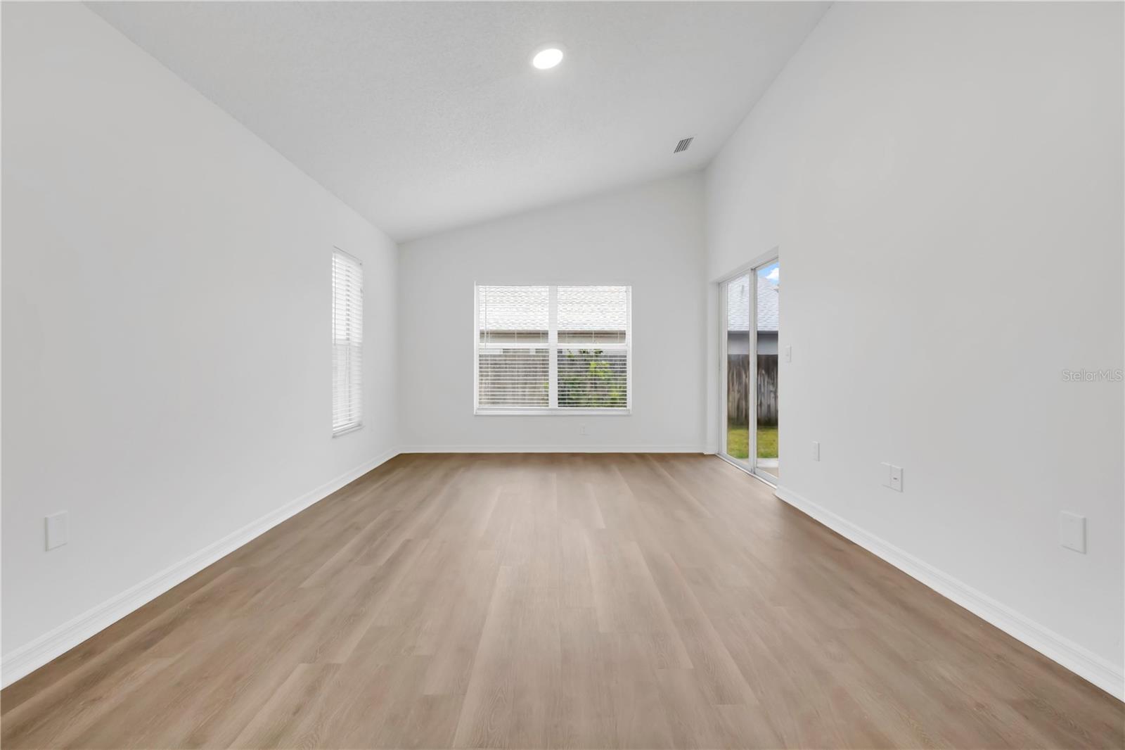 10250 PEOPLES LOOP — photo 13