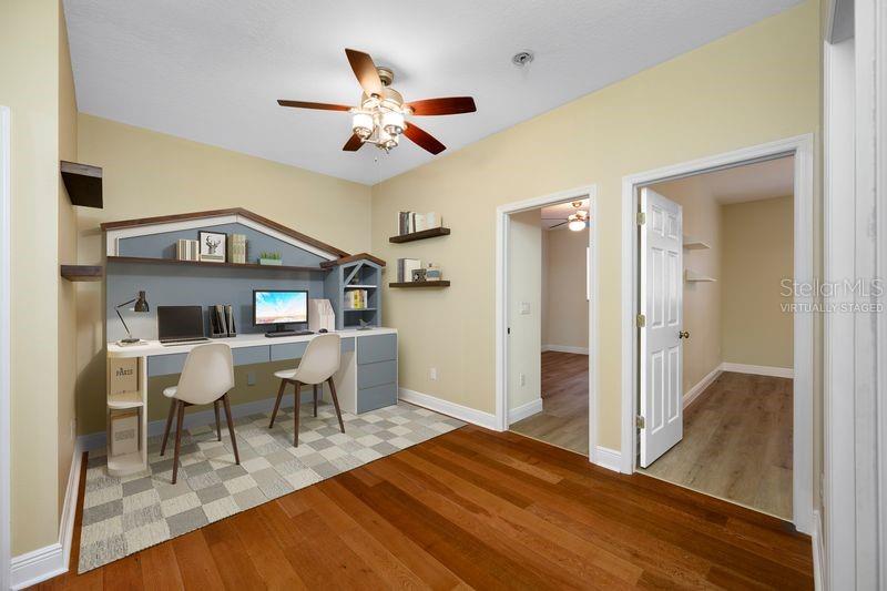 114 IRWIN ST E — photo 42