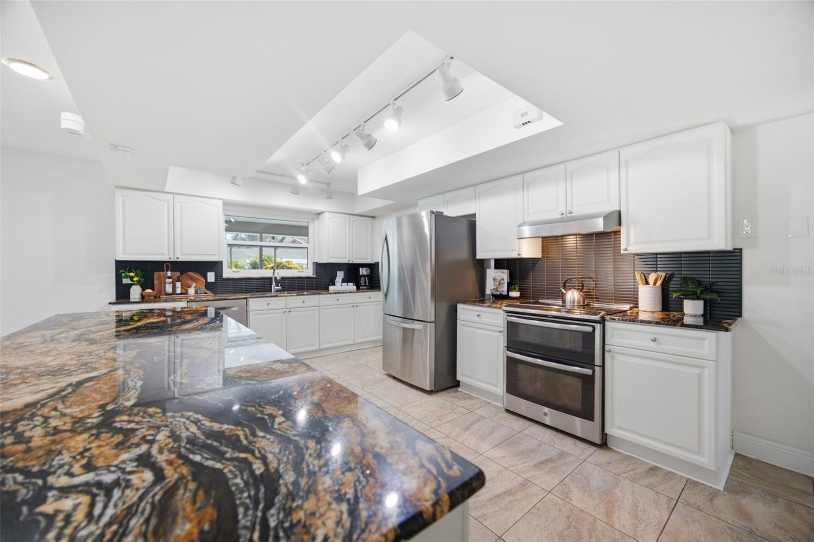 2308 SETON LN — photo 3